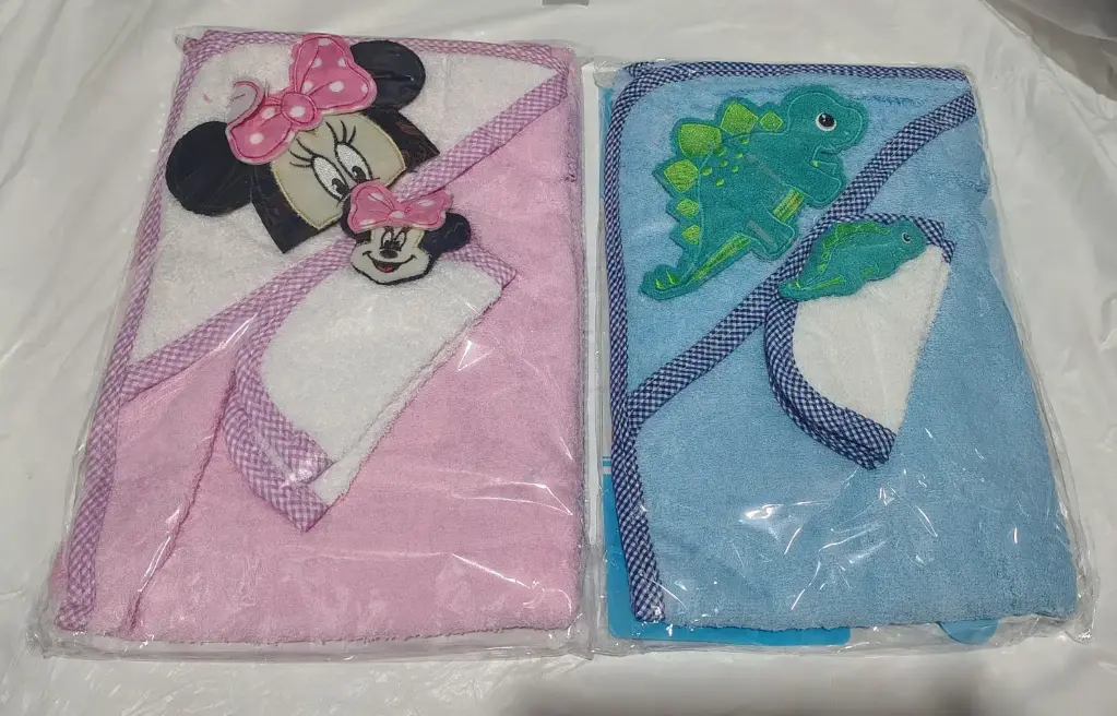 TOALLA PARA BEBE NANITOS + 2 BABITAS VICTORIA 2009